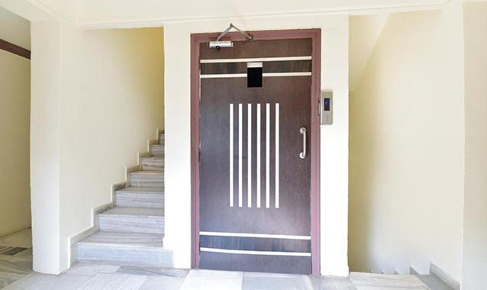 Fabexpress Poonam Palace Ahmedabad Exterior foto